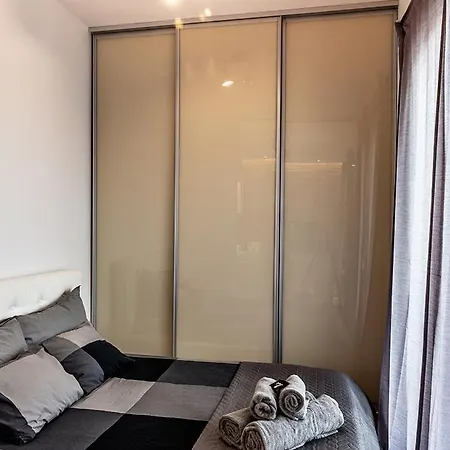 Wroclove Aparthotel 3*