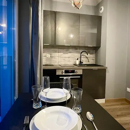 Wroclove Aparthotel 3*