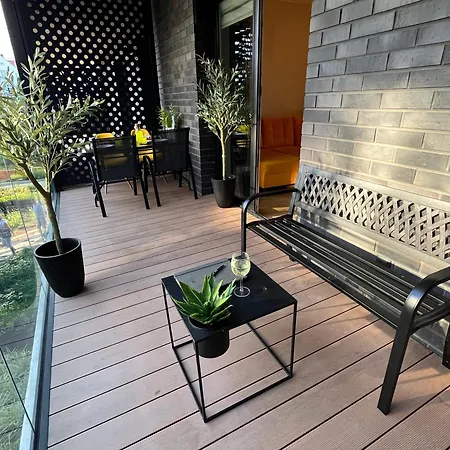 Wroclove Aparthotel 3*