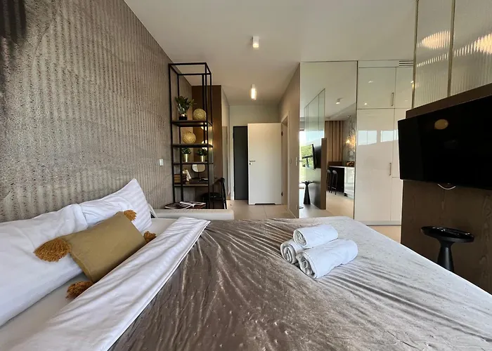 Aparthotel Wroclove 3*